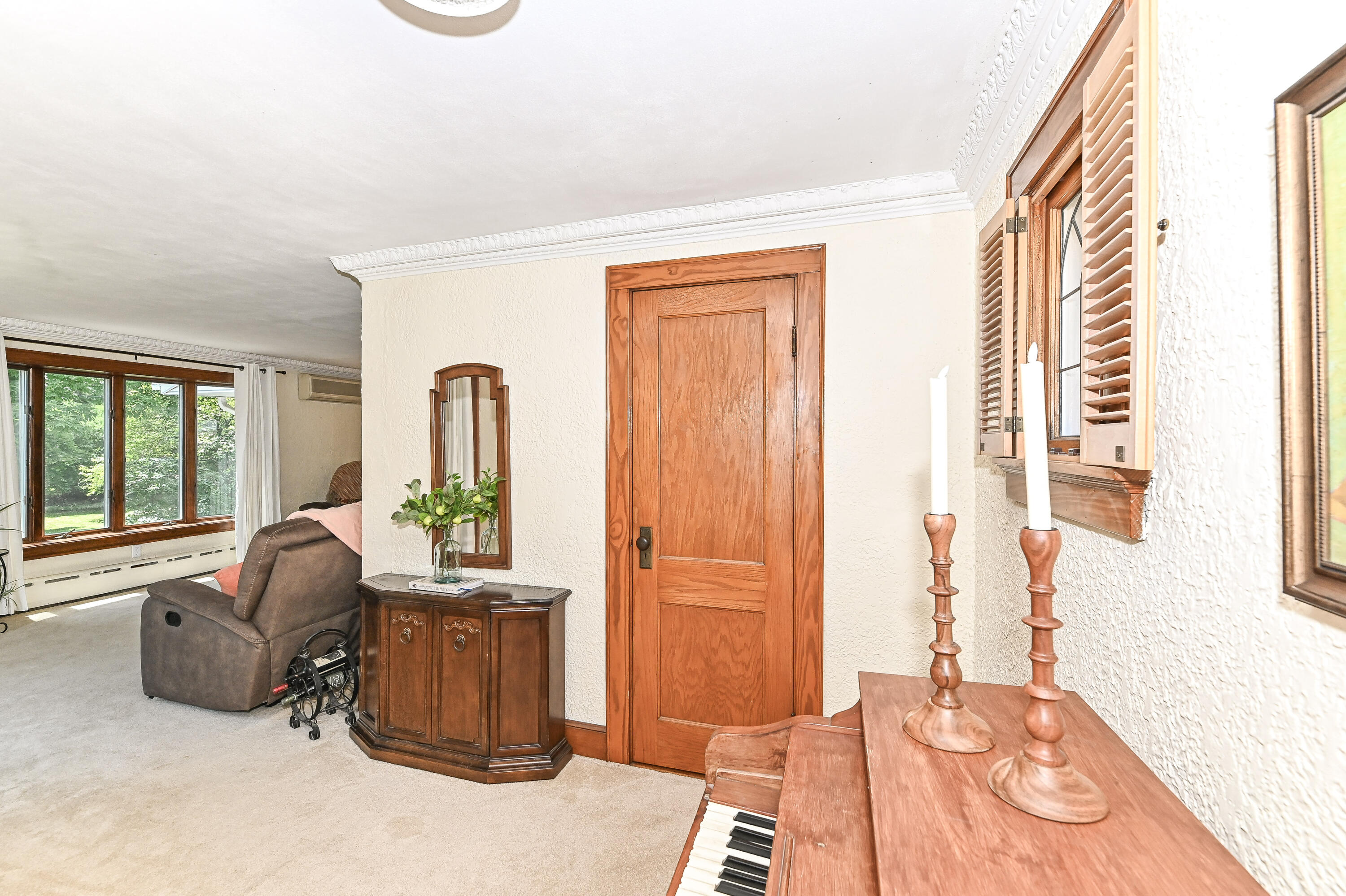 3445 South 96th Street Milwaukee, WI 53227 - Photo 8 of 52 Foyer