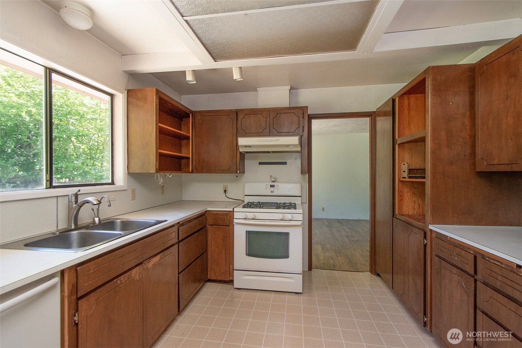 537 Herrick Road Port Angeles, WA 98363 - Photo 10 of 33