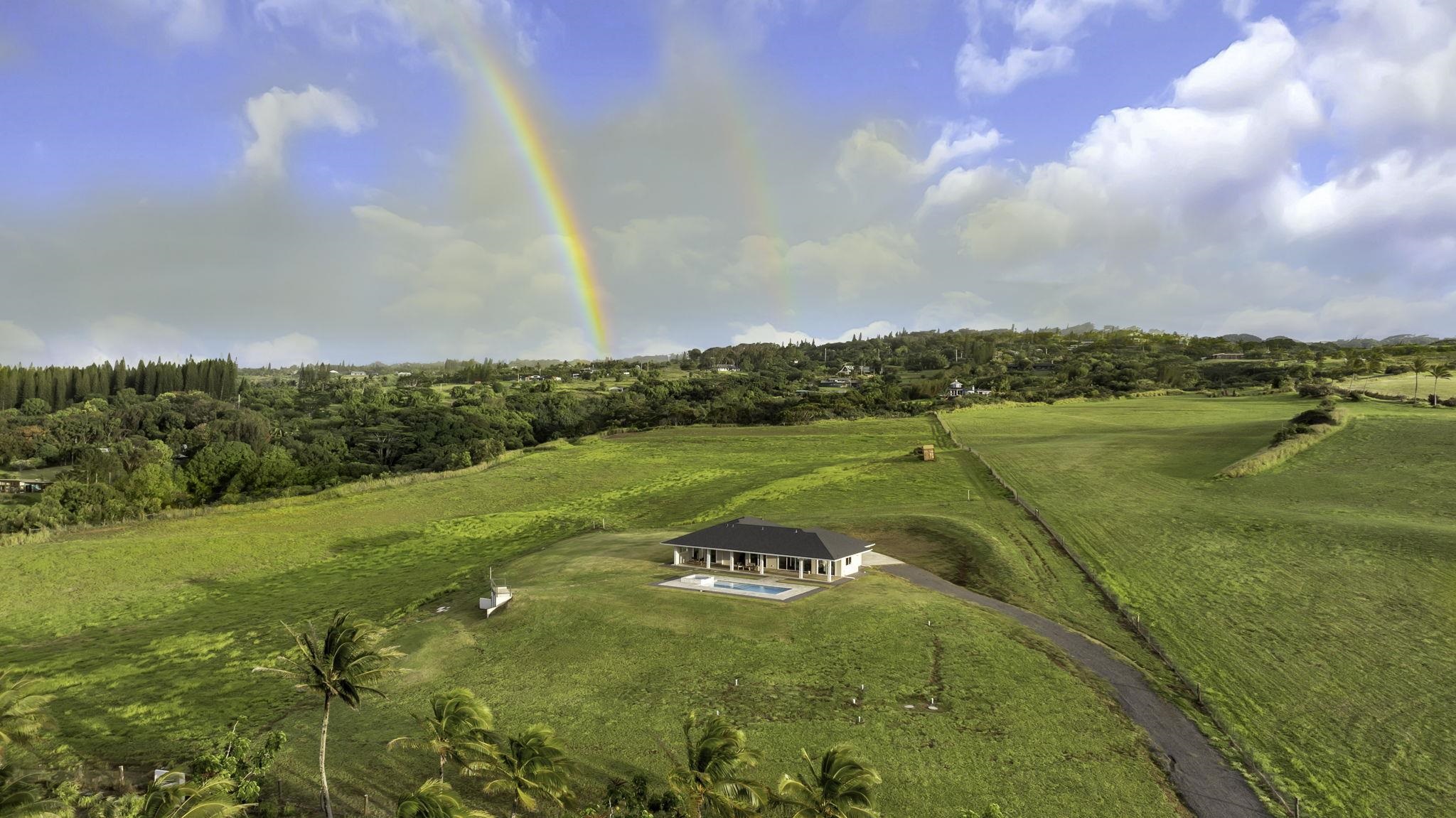 500 Kai Huki Circle, Unit B Haiku, HI 96708 - Photo 35 of 50 a view of an ocean from a balcony