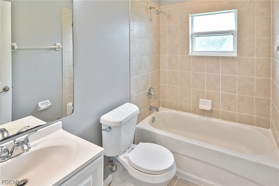 4016 35th Street Southwest Lehigh Acres, FL 33976 - Photo 9 of 25
