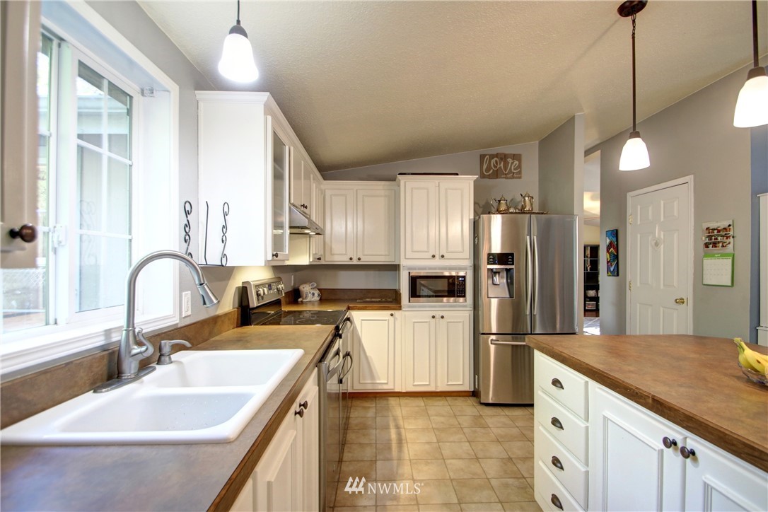 7451 F F & S Grade Road Sedro-Woolley, WA 98284 - Photo 5 of 25 Gallery Image 5
