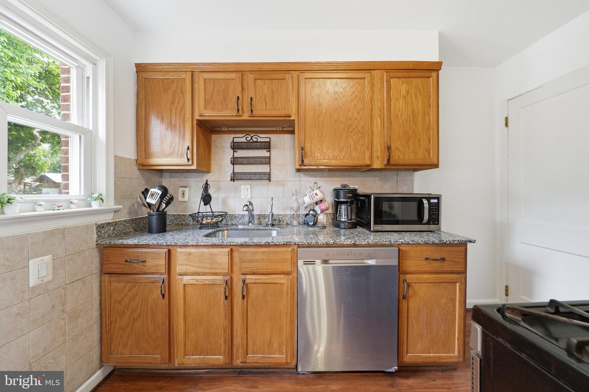 11931 Centerhill Street Silver Spring, MD 20902 - Photo 11 of 45