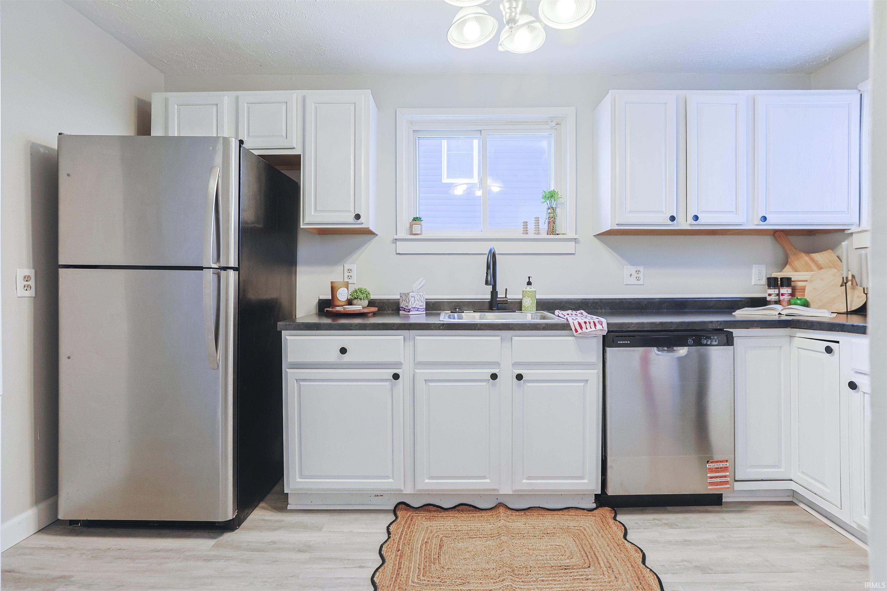 811 East Ewing Avenue South Bend, IN 46613 - Photo 11 of 29