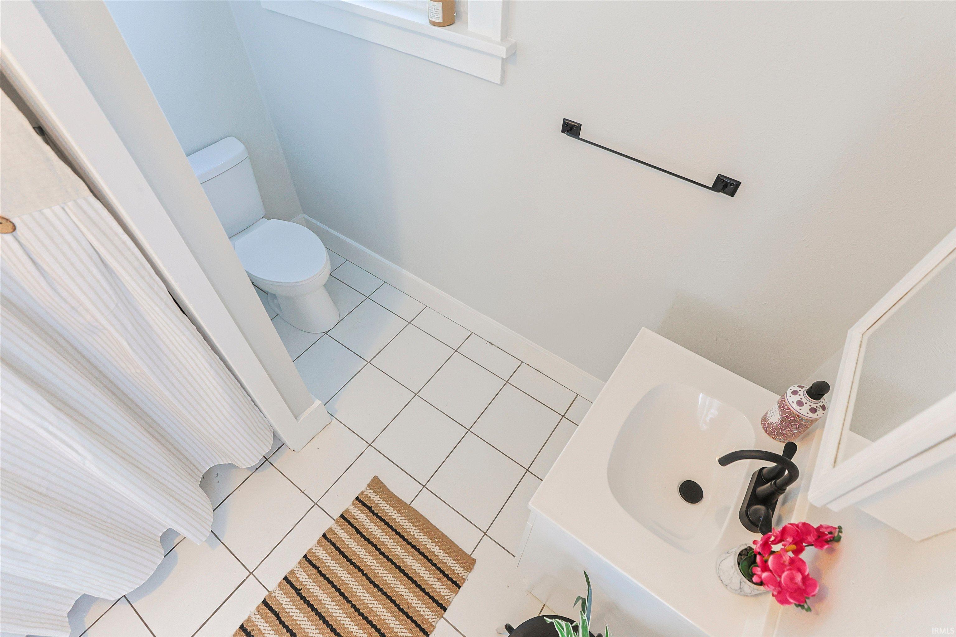 811 East Ewing Avenue South Bend, IN 46613 - Photo 14 of 29