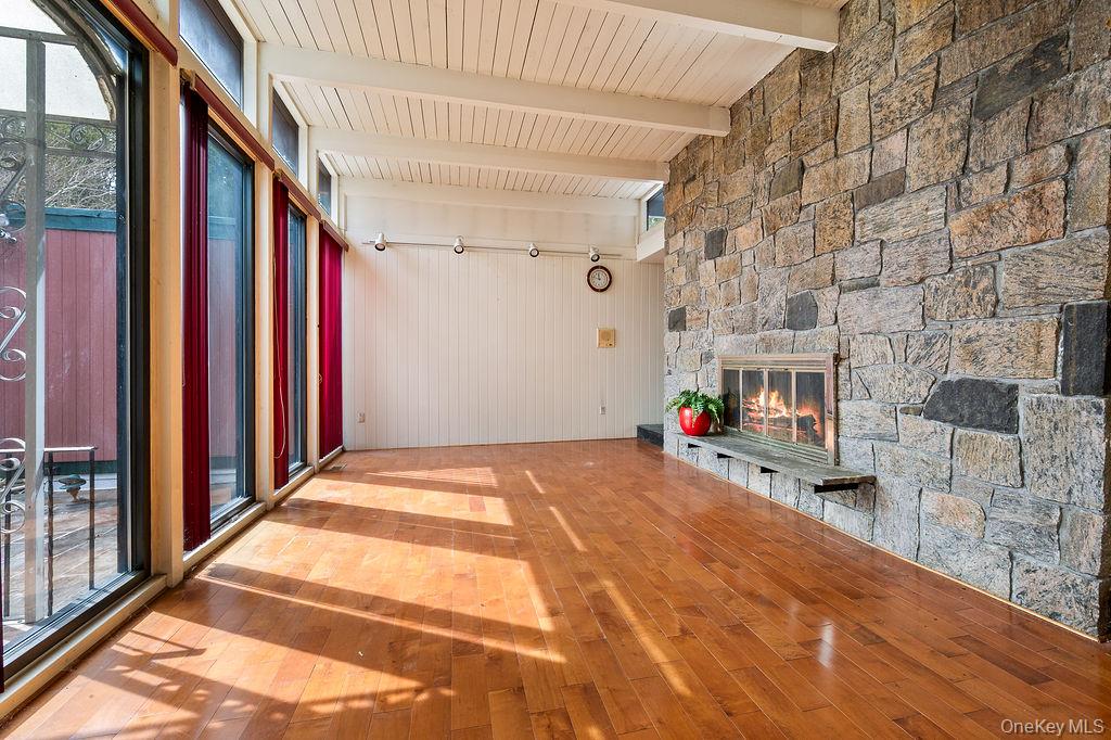 11 Valley View Road Great Neck, NY 11021 - Photo 5 of 19