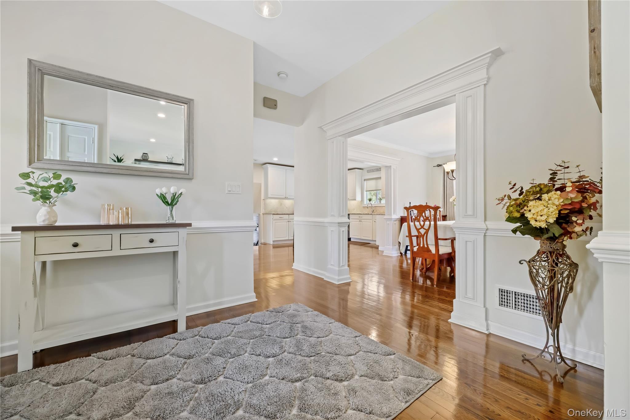 24 Aspen Road New Rochelle, NY 10804 - Photo 3 of 30