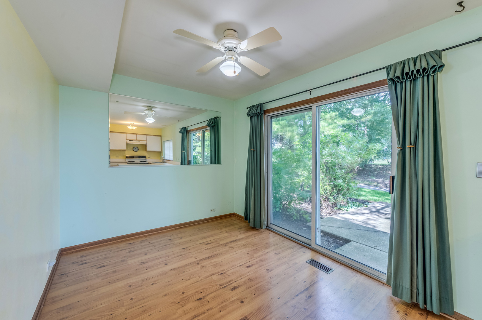 2016 Muirfield Circle Elgin, IL 60123 - Photo 5 of 16