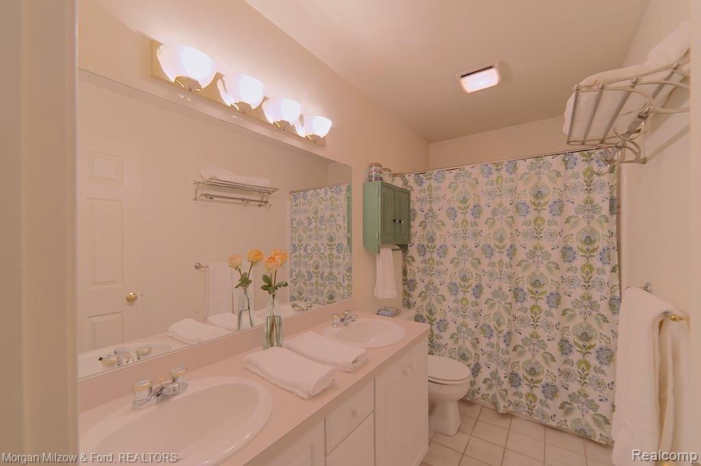 5292 Ridge Trail North Clarkston, MI 48348 - Photo 23 of 42 5292 Ridge Trail 17.jpg