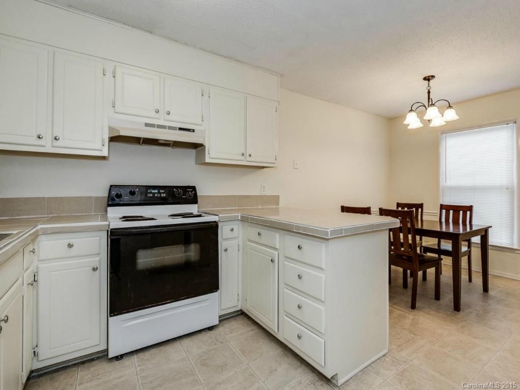6333 Round Hill Road Charlotte, NC 28211 - Photo 6 of 12 Gallery Image 6