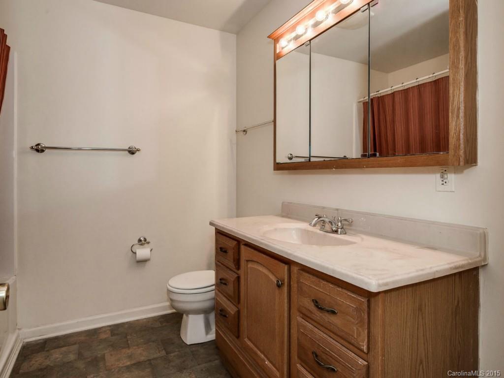 6333 Round Hill Road Charlotte, NC 28211 - Photo 8 of 12 Gallery Image 8