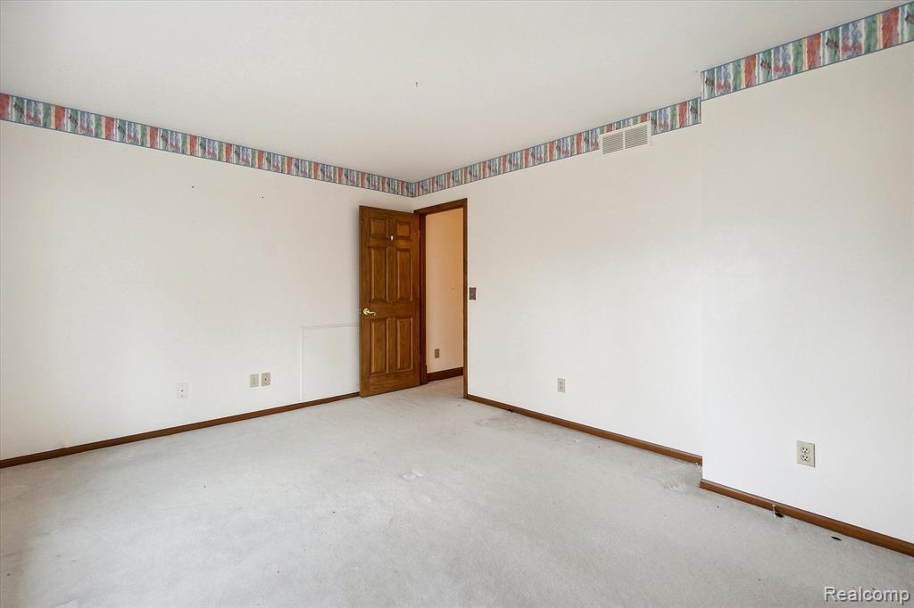 1336 Kings Pointe Road Grand Blanc, MI 48439 - Photo 45 of 62