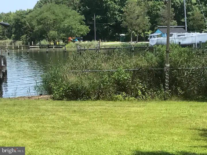 332 Arbutus Drive Edgewater, MD 21037 - Photo 25 of 31 a view of a garden