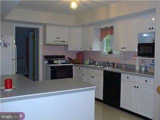69 Dawn Road Levittown, PA 19056 - Photo 4 of 5 Gallery Image 4
