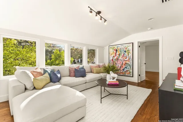 $1,100,000 | 417 East Hildebrand Avenue, San Antonio, TX 78212