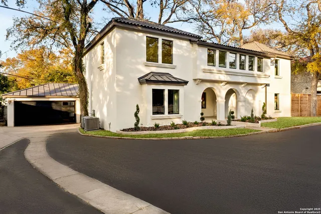 $1,100,000 | 417 East Hildebrand Avenue, San Antonio, TX 78212