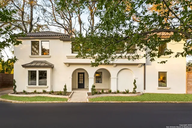 $1,100,000 | 417 East Hildebrand Avenue, San Antonio, TX 78212