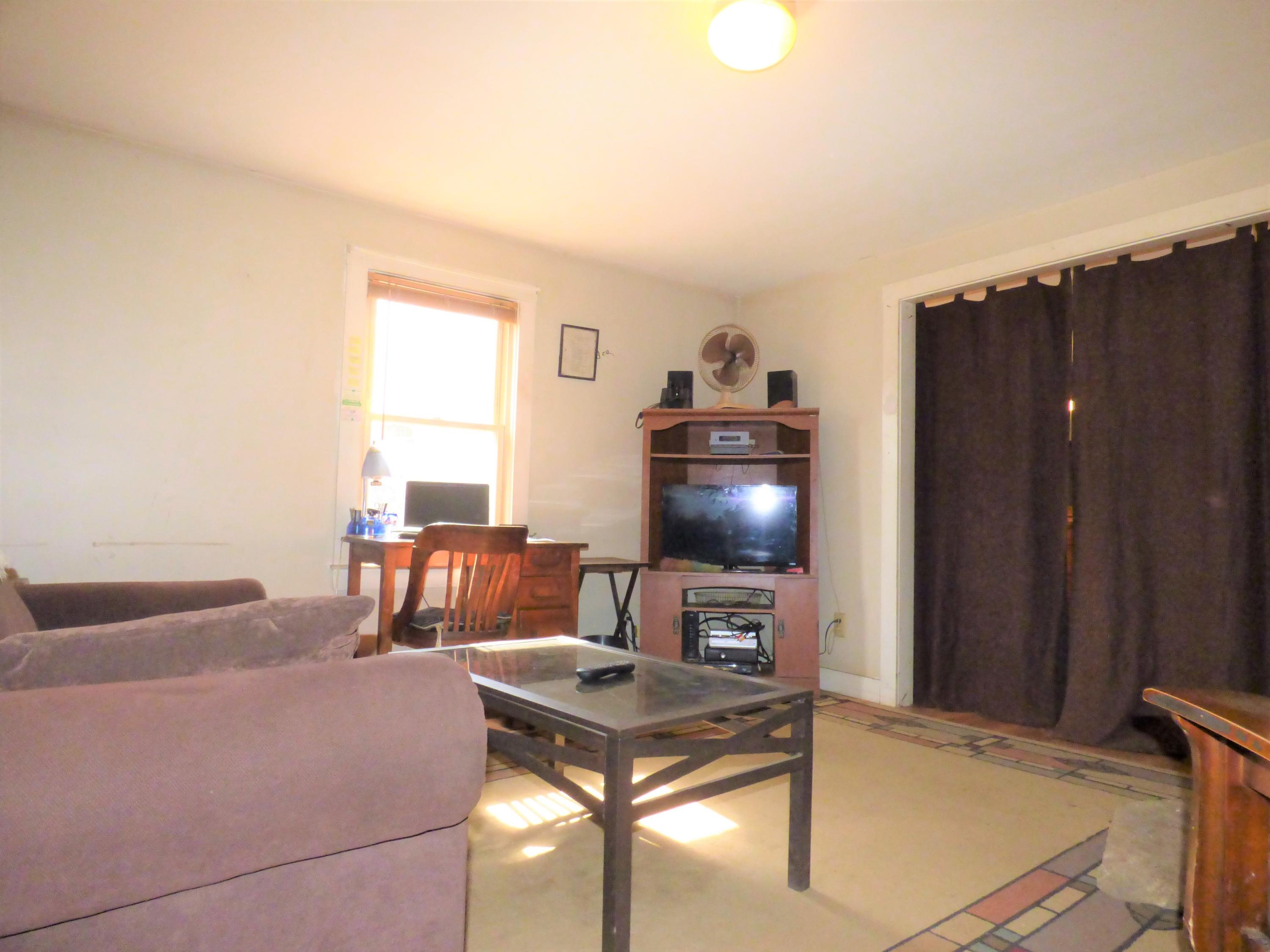 82 River Road Brunswick, ME 04011 - Photo 8 of 33 Living Room