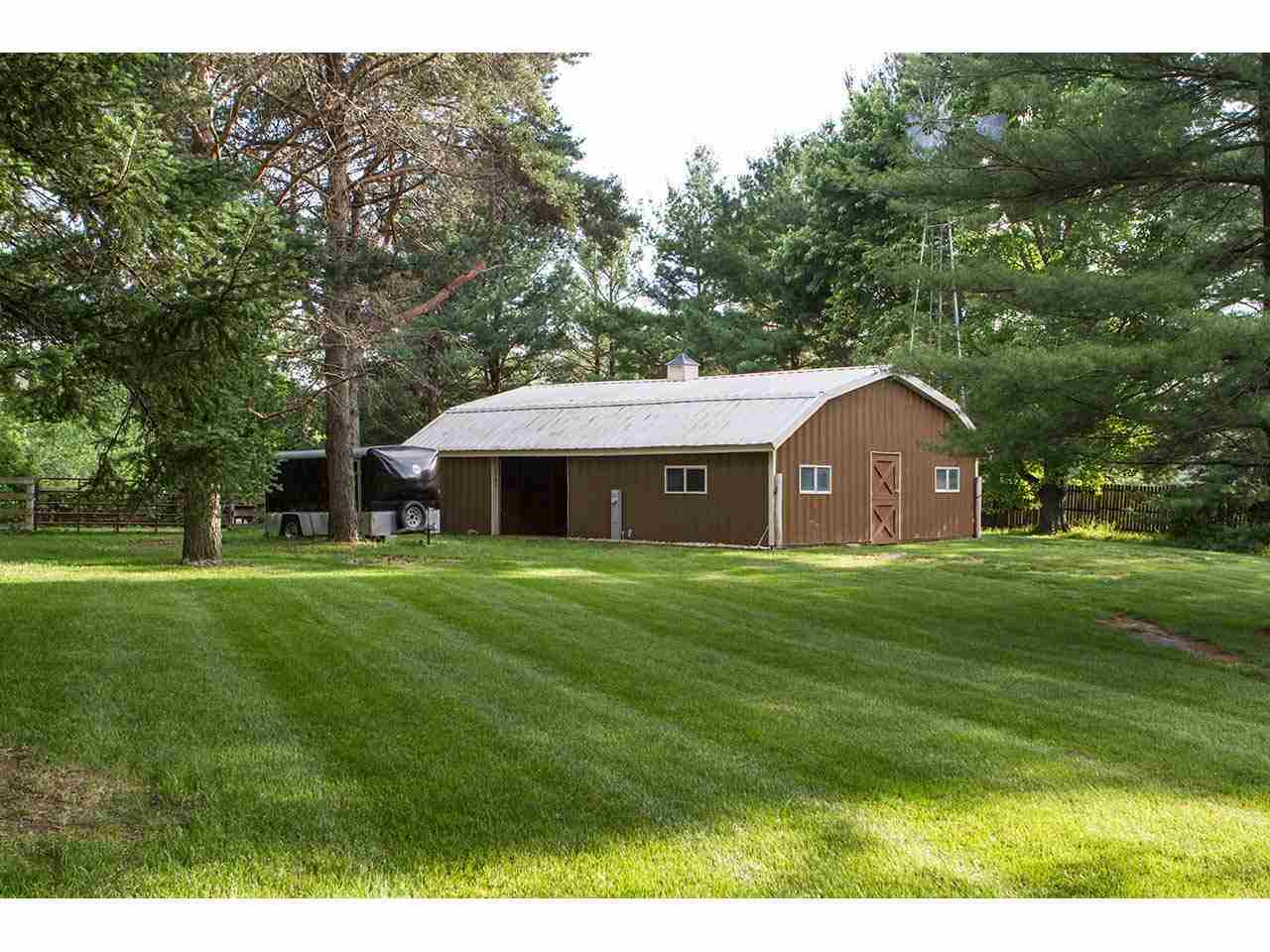 8457 East Rockton Road Roscoe, IL 61073 - Photo 21 of 25 Gallery Image 21