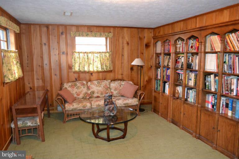 30 Croftley Road Lutherville, MD 21093 - Photo 19 of 29 Family Room