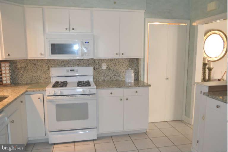 30 Croftley Road Lutherville, MD 21093 - Photo 8 of 29 Kitchen