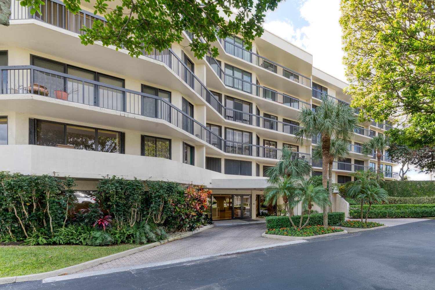 2778 South Ocean Boulevard, Unit 306S Palm Beach, FL 33480 - Photo 15 of 25 FRONT EXTERIOR