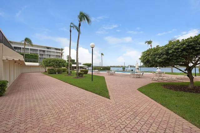 $850,000 | 2778 South Ocean Boulevard, Unit 306S, Palm Beach, FL 33480