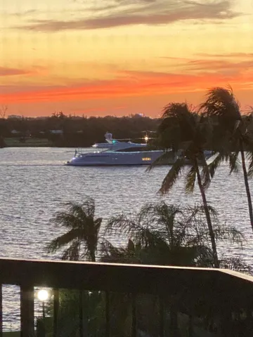 $850,000 | 2778 South Ocean Boulevard, Unit 306S, Palm Beach, FL 33480