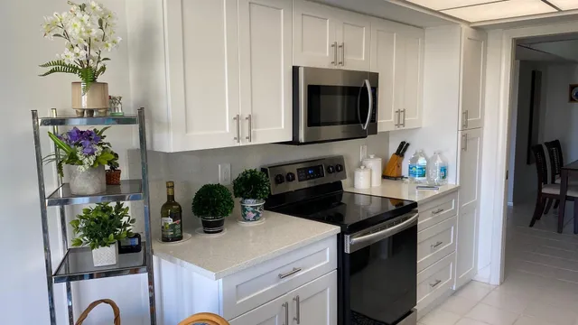 $850,000 | 2778 South Ocean Boulevard, Unit 306S, Palm Beach, FL 33480