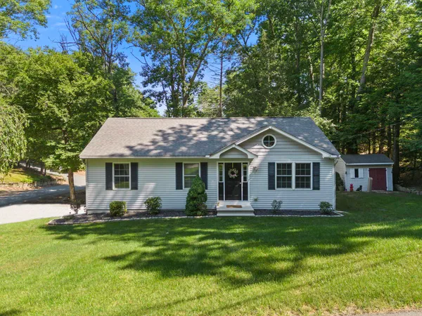 $599,999 | 2 Hemlock Shore Drive, Atkinson, NH 03811