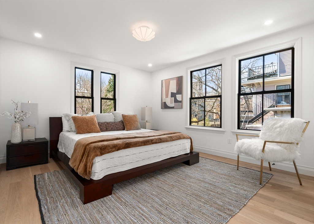 18 Clinton Street, Unit FRONT Cambridge, MA 02139 - Photo 11 of 30