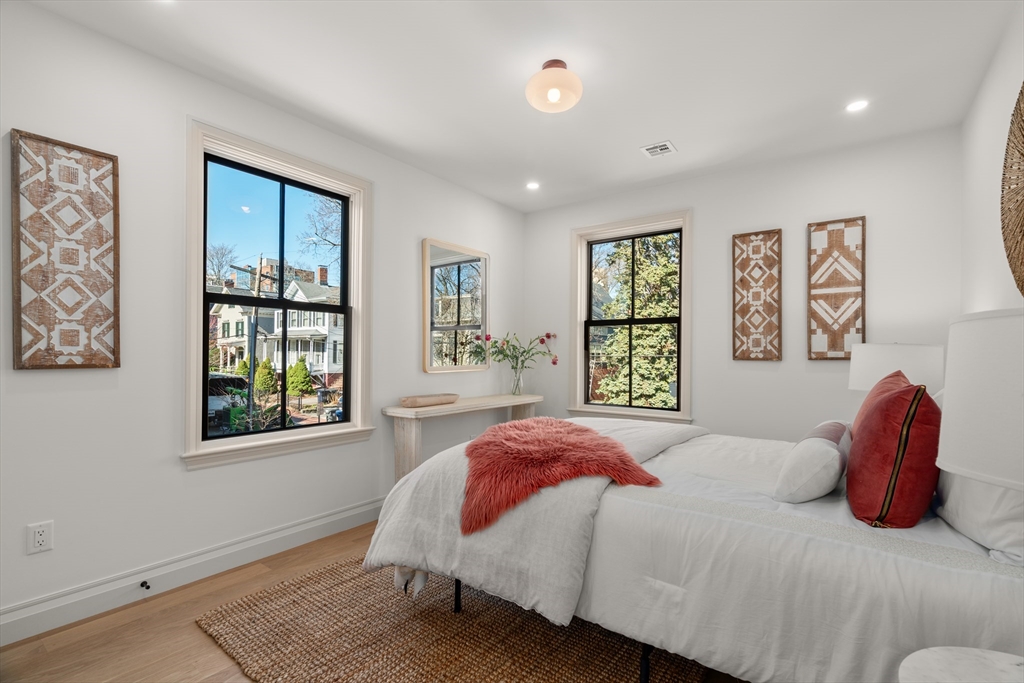 18 Clinton Street, Unit FRONT Cambridge, MA 02139 - Photo 14 of 30