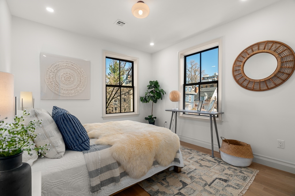 18 Clinton Street, Unit FRONT Cambridge, MA 02139 - Photo 15 of 30