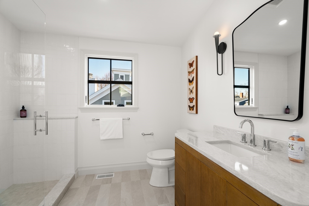 18 Clinton Street, Unit FRONT Cambridge, MA 02139 - Photo 21 of 30