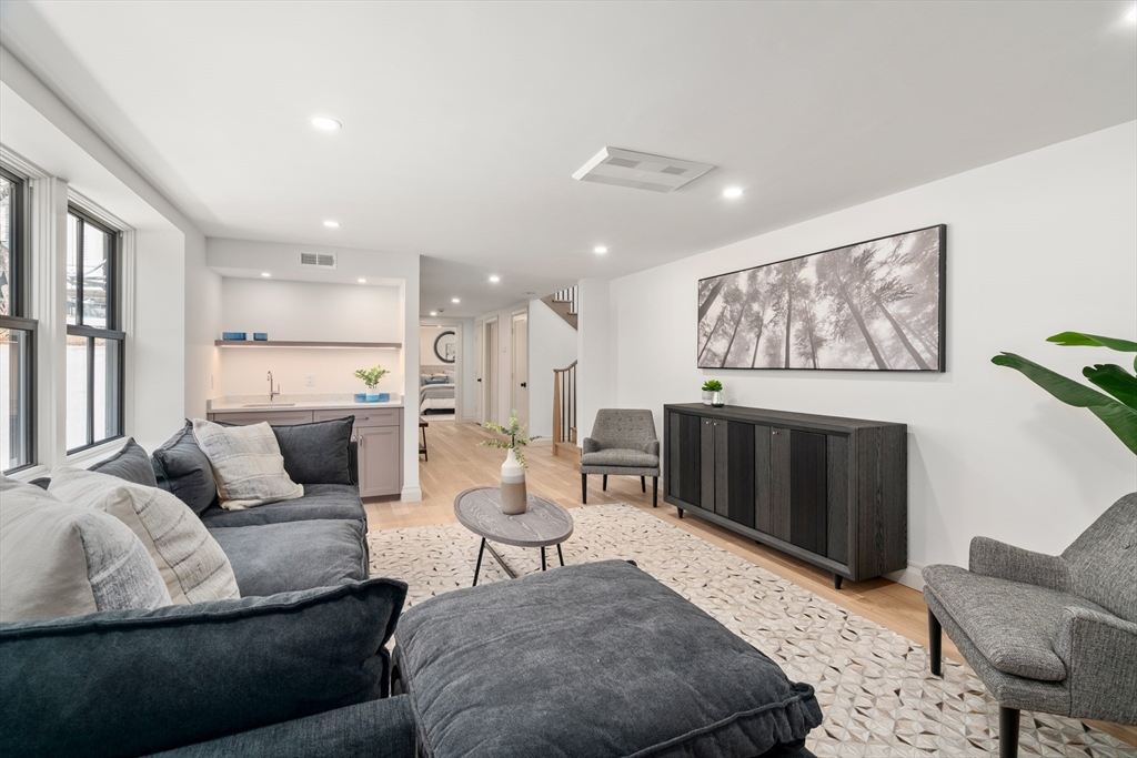 18 Clinton Street, Unit FRONT Cambridge, MA 02139 - Photo 24 of 30