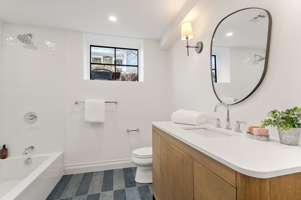 18 Clinton Street, Unit FRONT Cambridge, MA 02139 - Photo 26 of 30