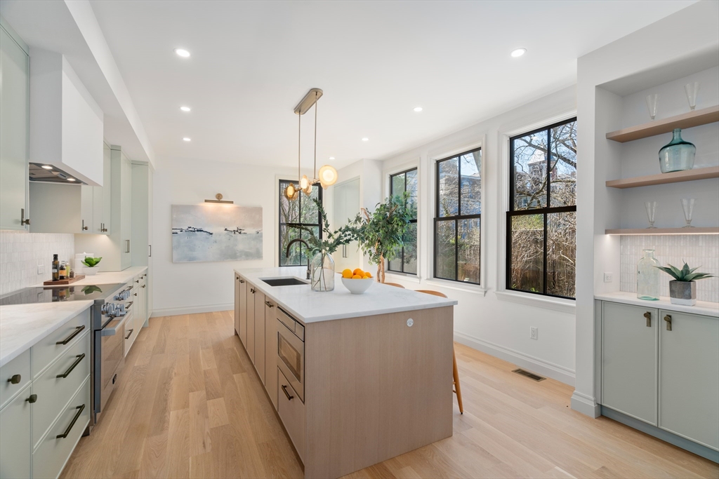 18 Clinton Street, Unit FRONT Cambridge, MA 02139 - Photo 7 of 30