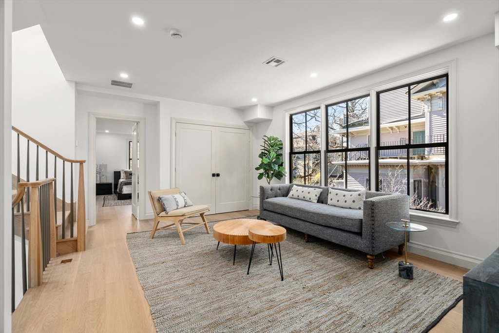 18 Clinton Street, Unit FRONT Cambridge, MA 02139 - Photo 10 of 30