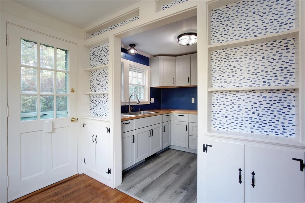 32 Delano Road Marion, MA 02738 - Photo 3 of 31