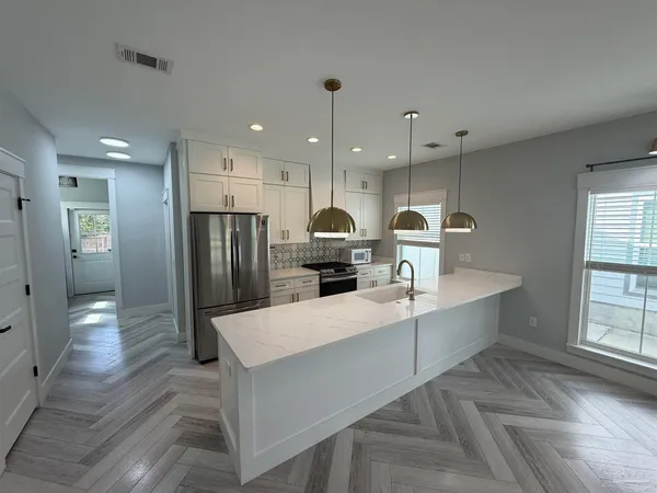 $2,010 | 1011 North K Street, Pensacola, FL 32501