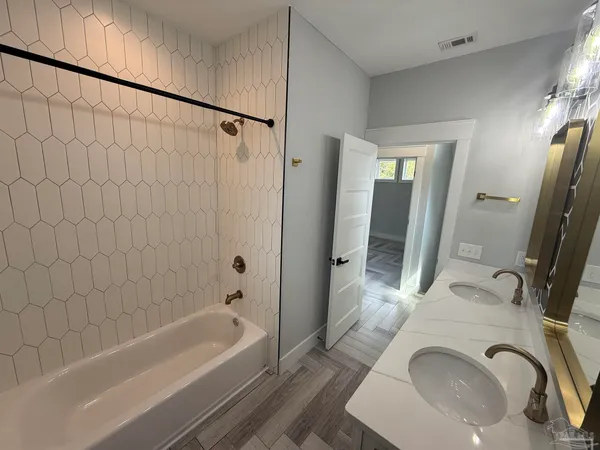 $2,010 | 1011 North K Street, Pensacola, FL 32501