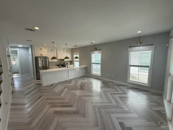 $2,010 | 1011 North K Street, Pensacola, FL 32501