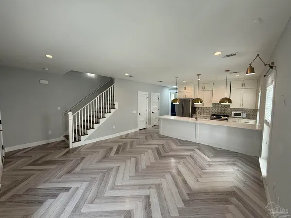 $2,010 | 1011 North K Street, Pensacola, FL 32501