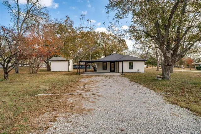 $239,000 | 203 West 2nd Street, Dodd City, TX 75418