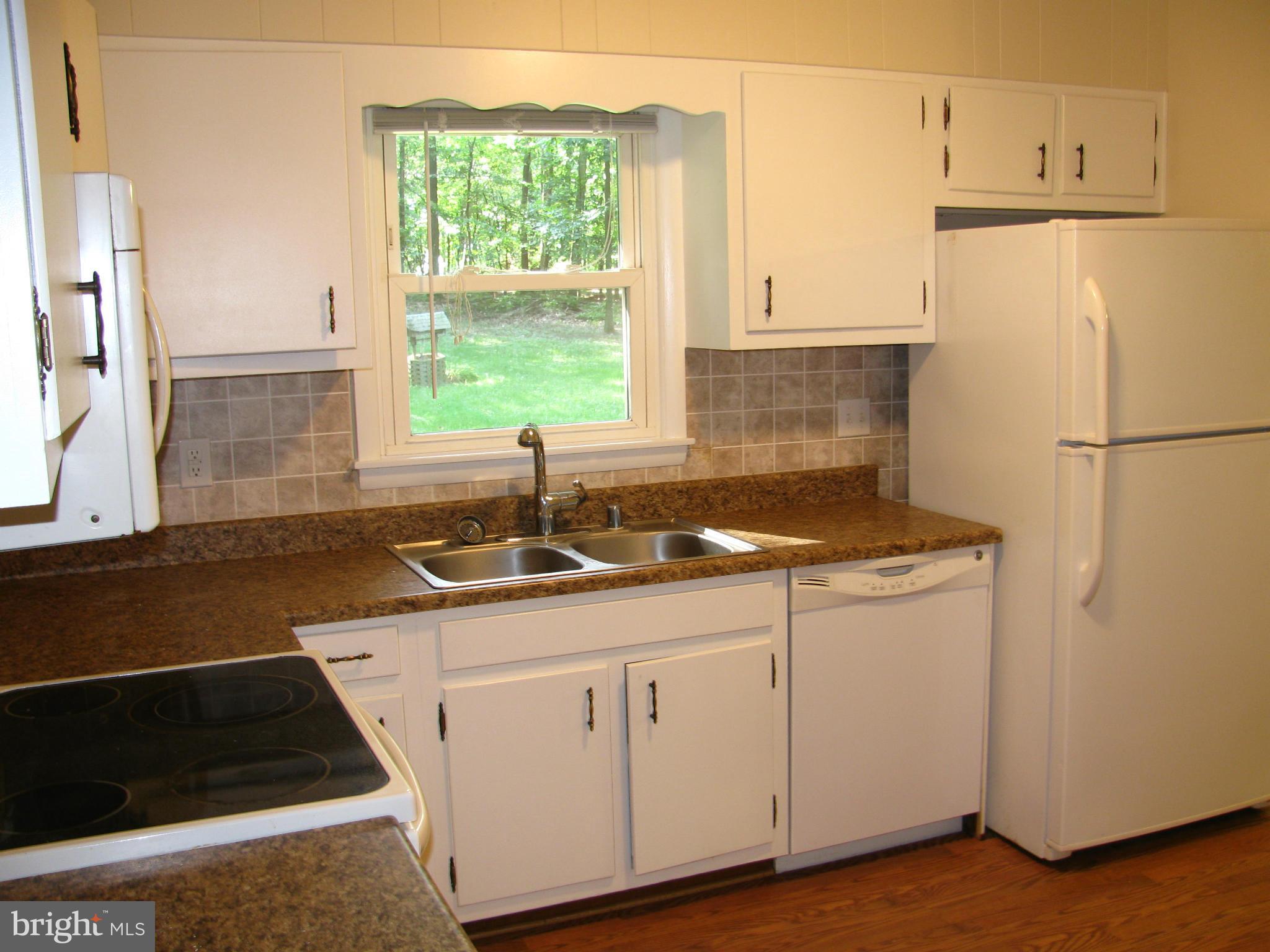 21915 Peach Tree Road Boyds, MD 20841 - Photo 2 of 27 Kitchen