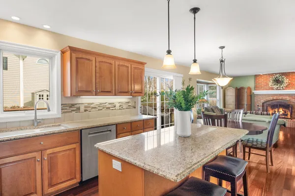 $649,900 | 221 Sauk Drive, Batavia, IL 60510