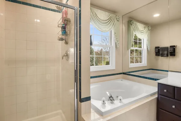 $649,900 | 221 Sauk Drive, Batavia, IL 60510