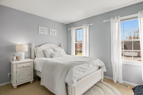 $649,900 | 221 Sauk Drive, Batavia, IL 60510