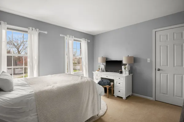 $649,900 | 221 Sauk Drive, Batavia, IL 60510