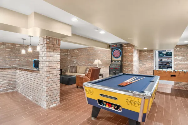 $649,900 | 221 Sauk Drive, Batavia, IL 60510