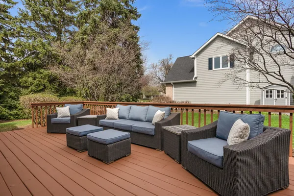 $649,900 | 221 Sauk Drive, Batavia, IL 60510